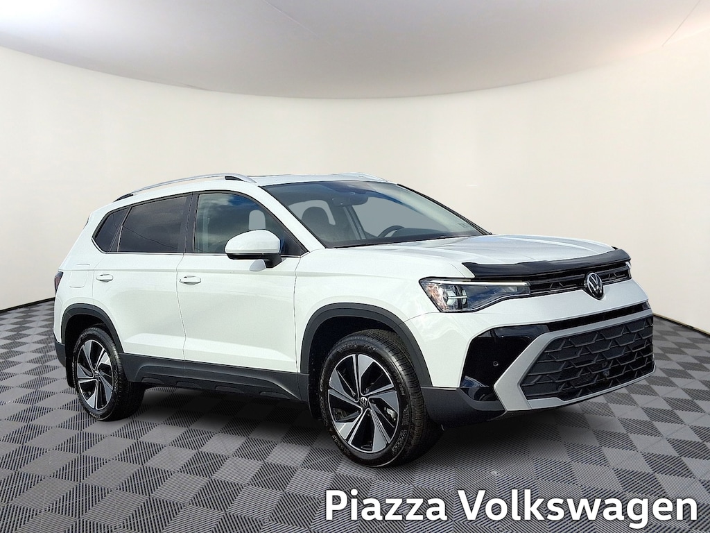 Used 2025 Volkswagen Taos SE Sport Utility