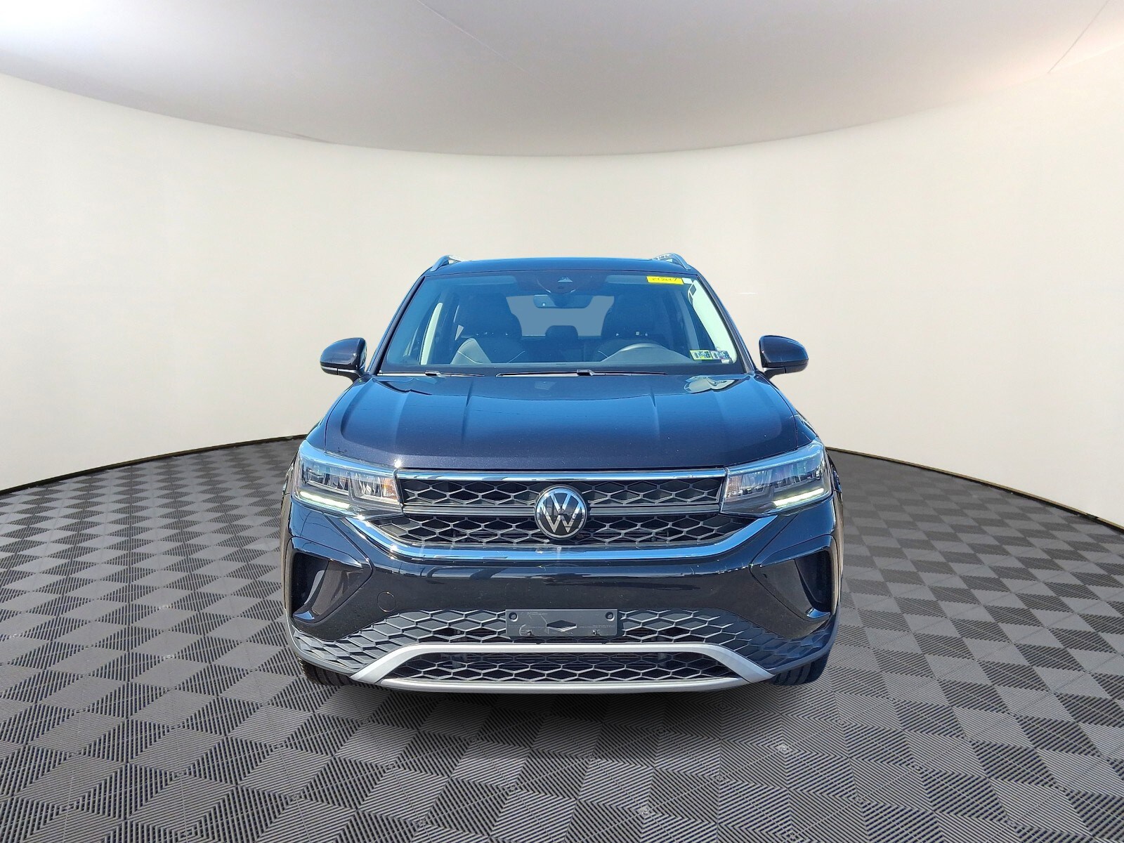 2023 Volkswagen Taos SE photo 2
