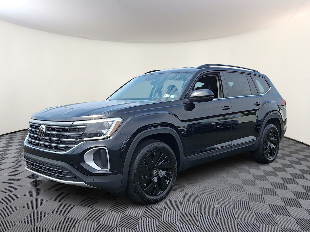 Used 2026 Volkswagen Atlas SE With Technology Sport Utility