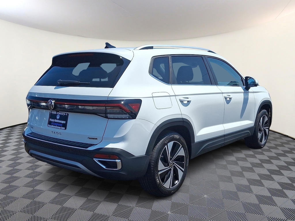 New 2026 Volkswagen Taos SE Sport Utility