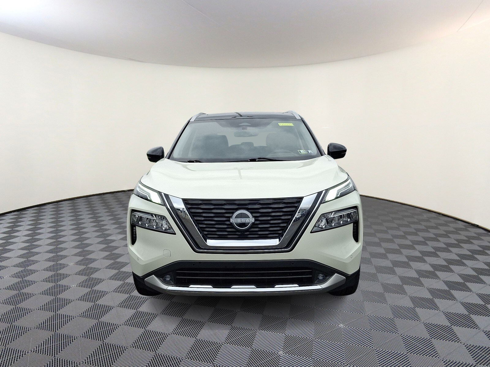 2022 Nissan Rogue Platinum AWD photo 2