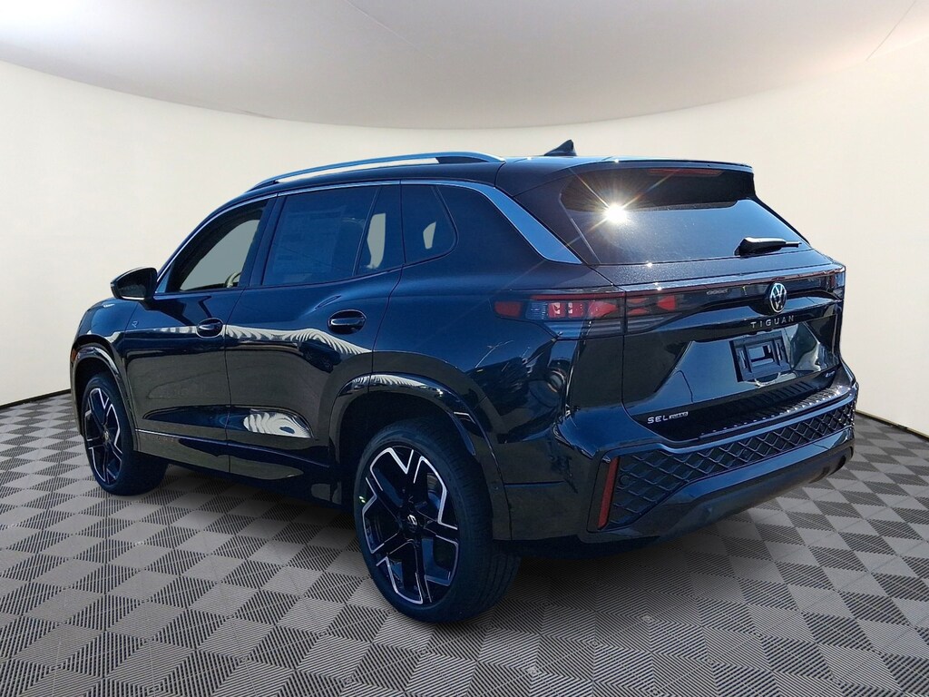 New 2026 Volkswagen Tiguan SEL R-Line Turbo Sport Utility