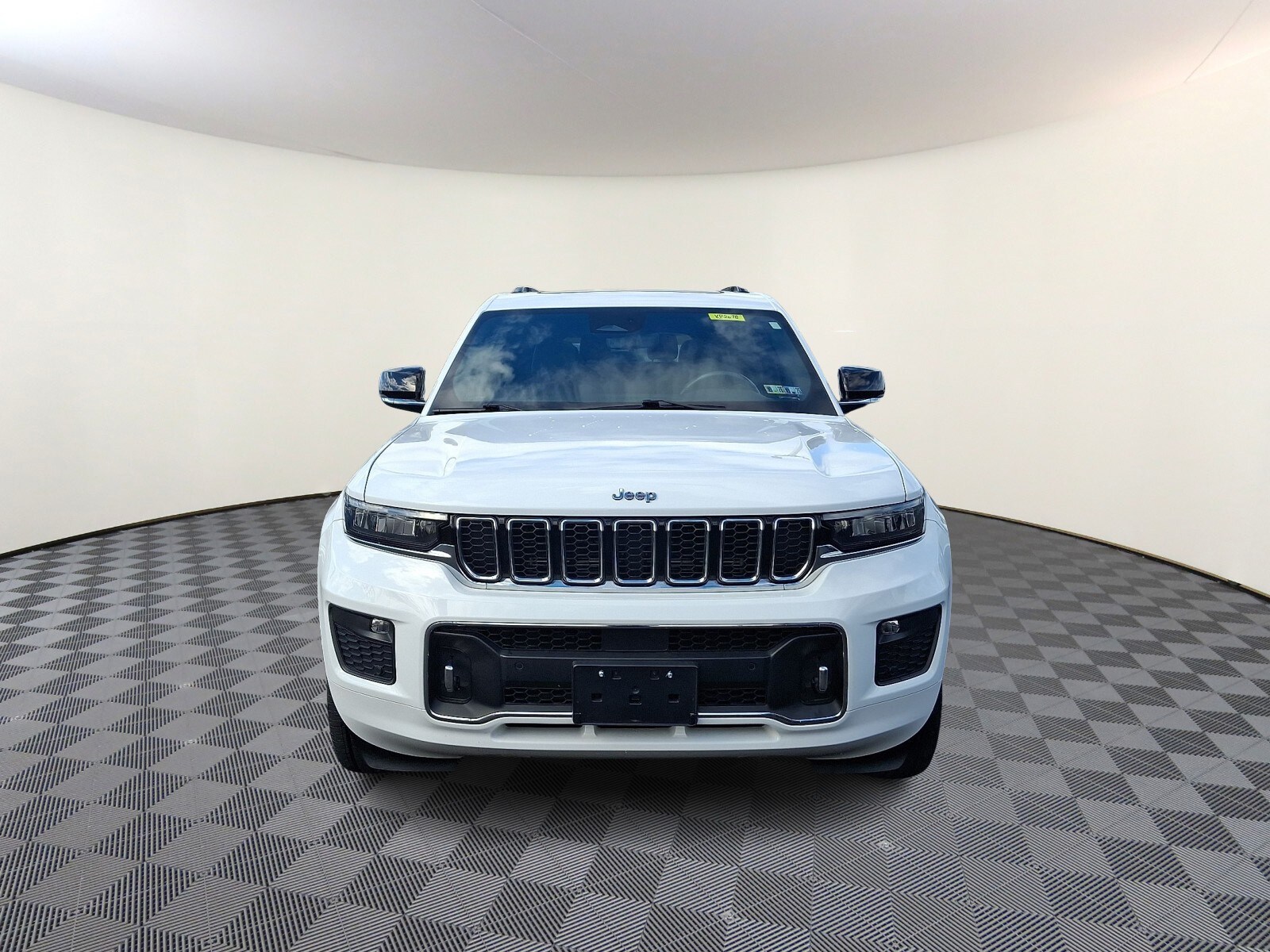 2021 Jeep Grand Cherokee Overland photo 2