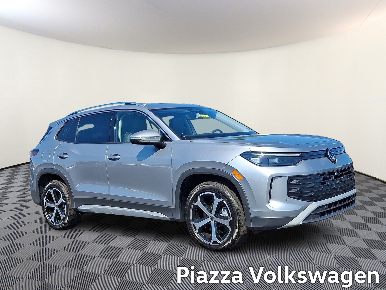 2025 Volkswagen Tiguan 2.0T SE