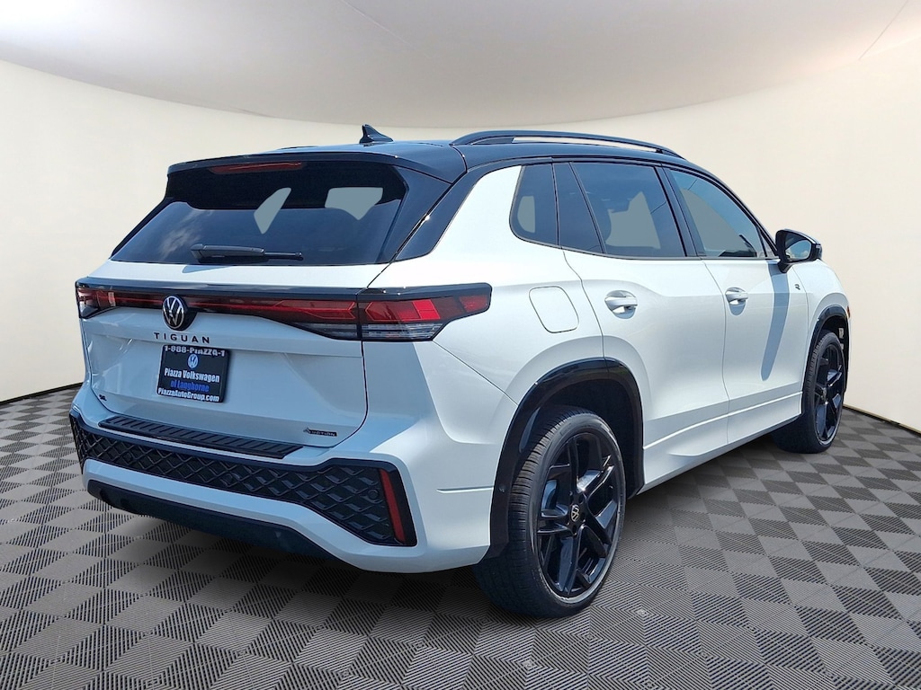 New 2026 Volkswagen Tiguan SE R-Line Black Sport Utility