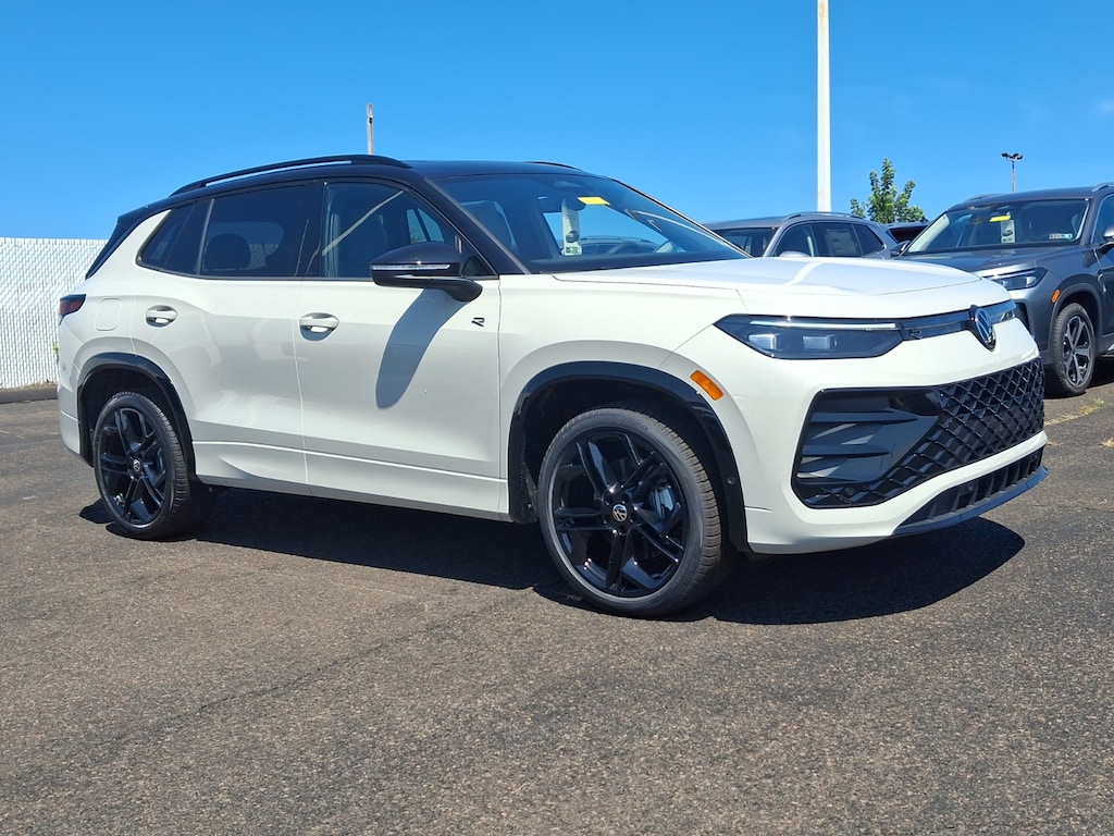 New 2026 Volkswagen Tiguan SE R-Line Black Sport Utility