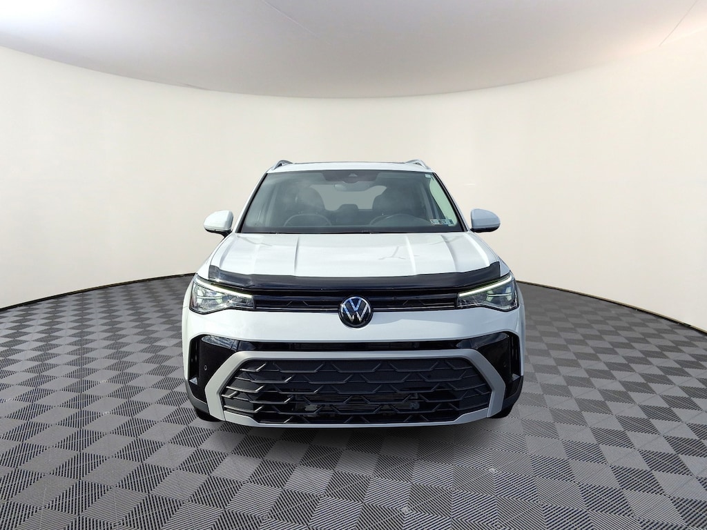 Used 2025 Volkswagen Taos SE Sport Utility