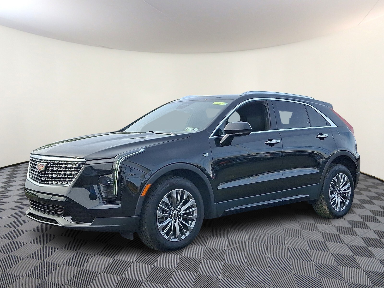 2024 Cadillac XT4 Premium Luxury photo 3