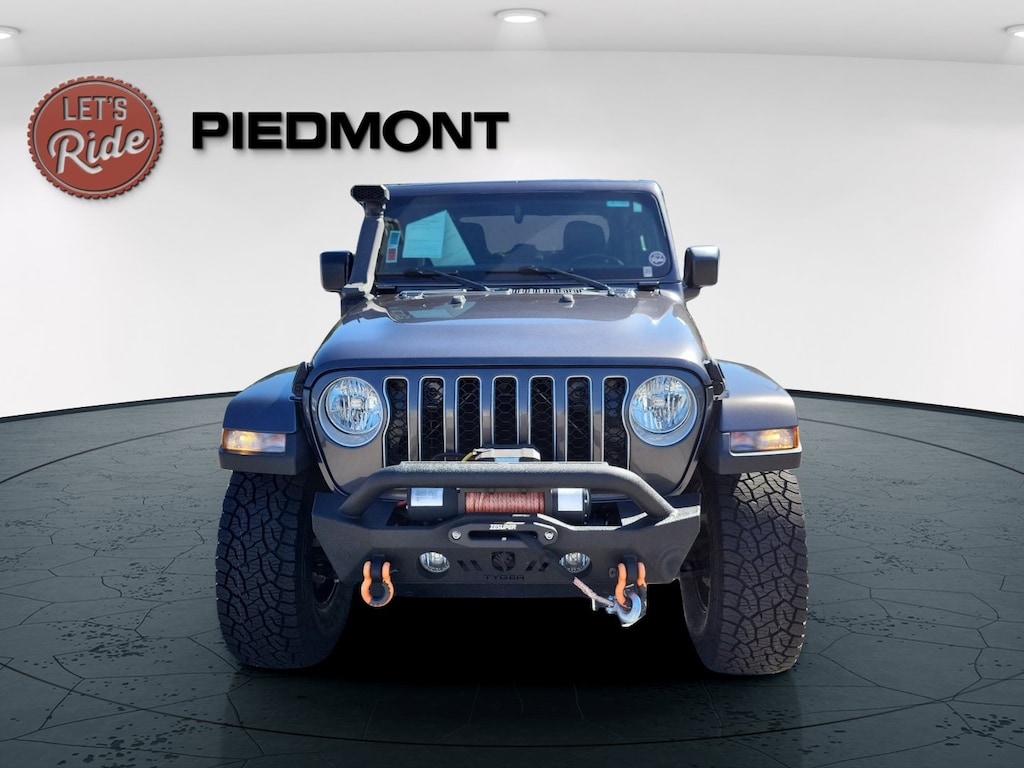 Certified 2022 Jeep Gladiator Overland 4x4 Truck Crew Cab