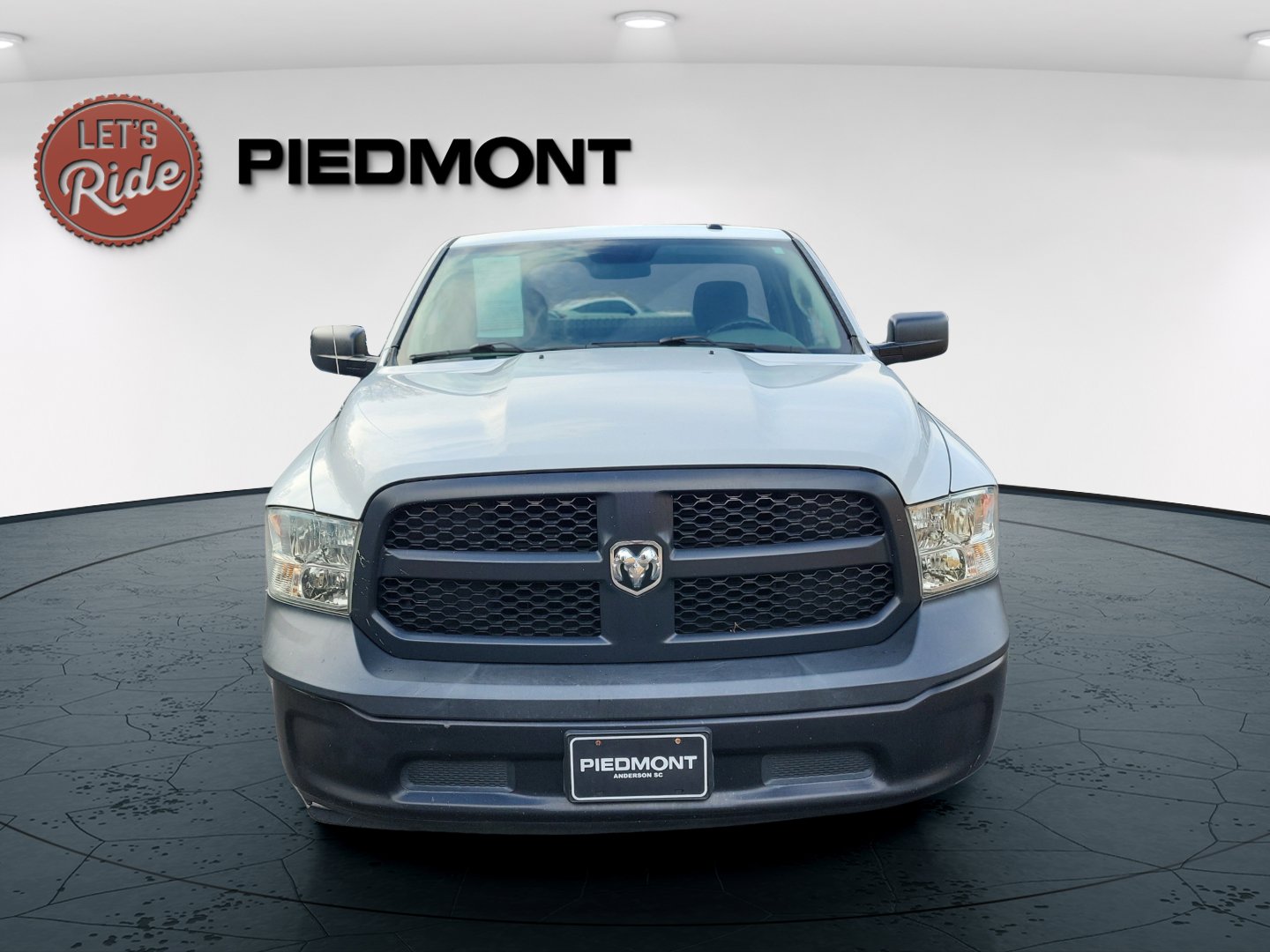 2016 Ram 1500 Tradesman photo 2