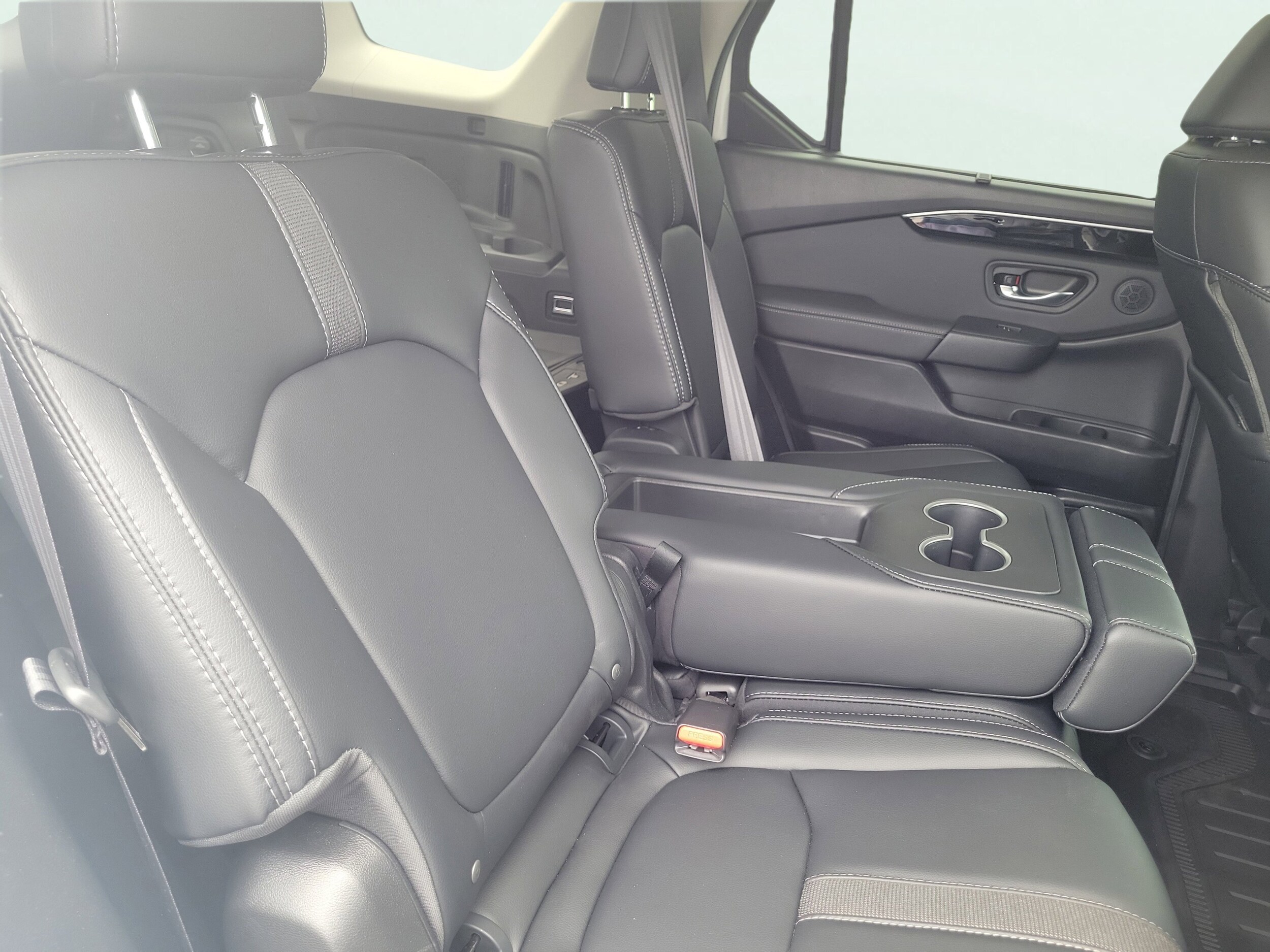 2025 Honda Pilot EX-L - Photo 15