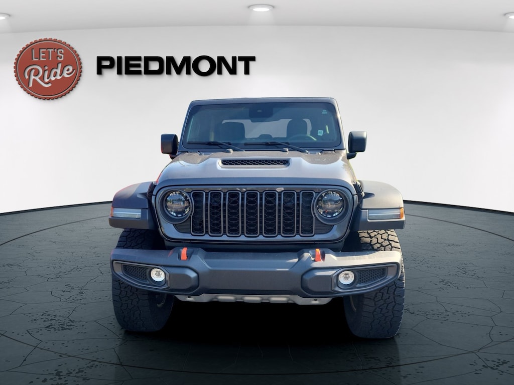 Used 2024 Jeep Gladiator Mojave 4x4 Truck Crew Cab