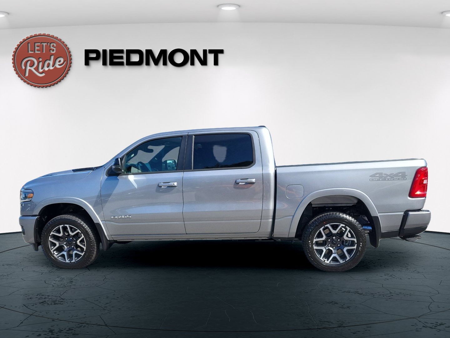 2026 RAM 1500 Laramie - Photo 9
