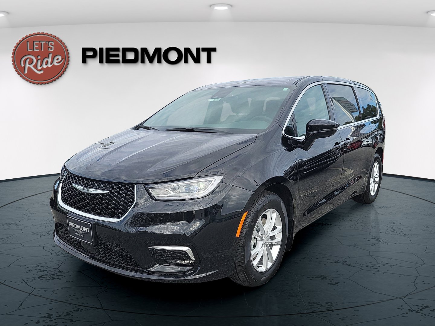 2026 Chrysler Pacifica Select's photo