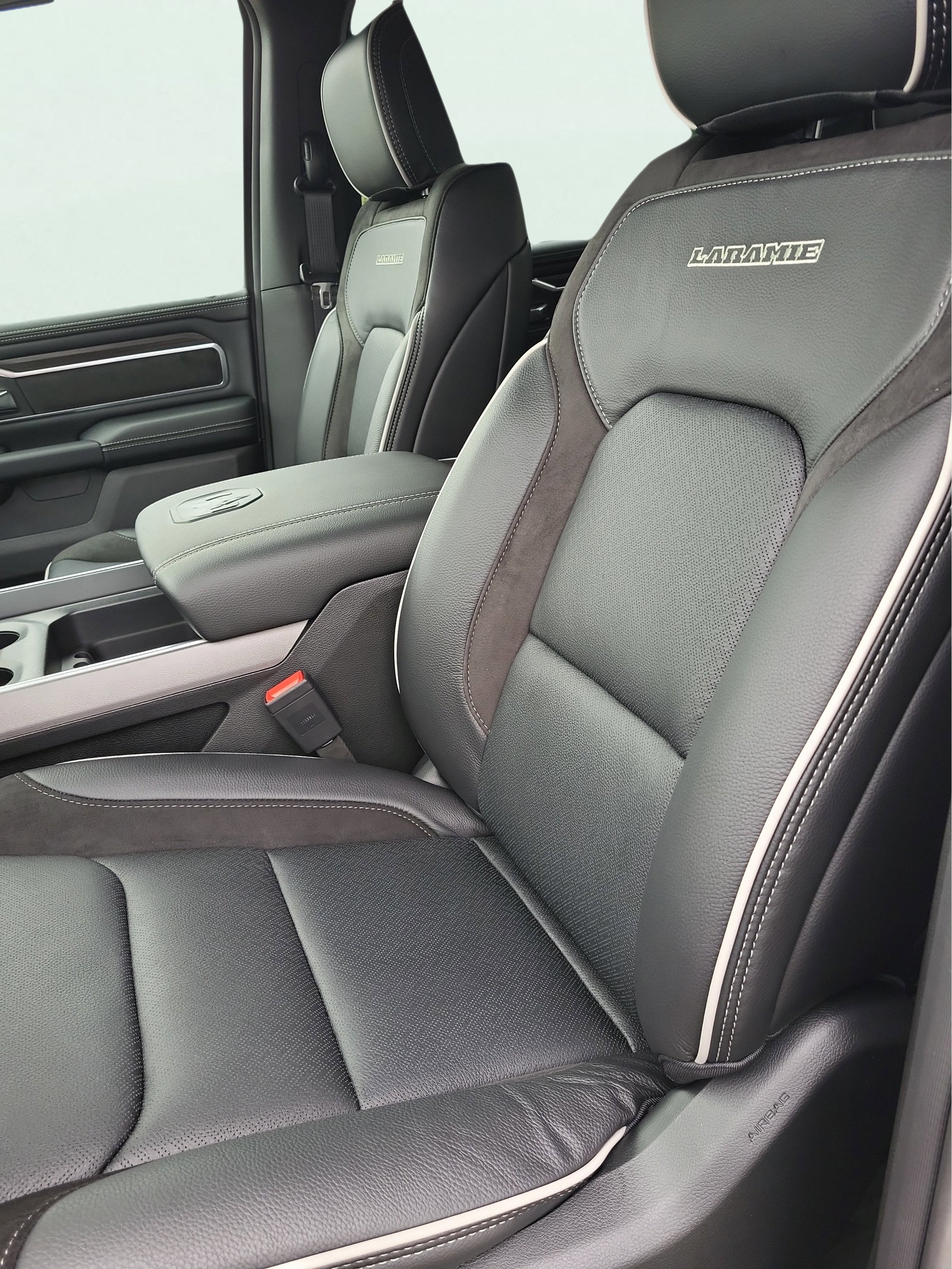 2026 RAM 1500 Laramie - Photo 17