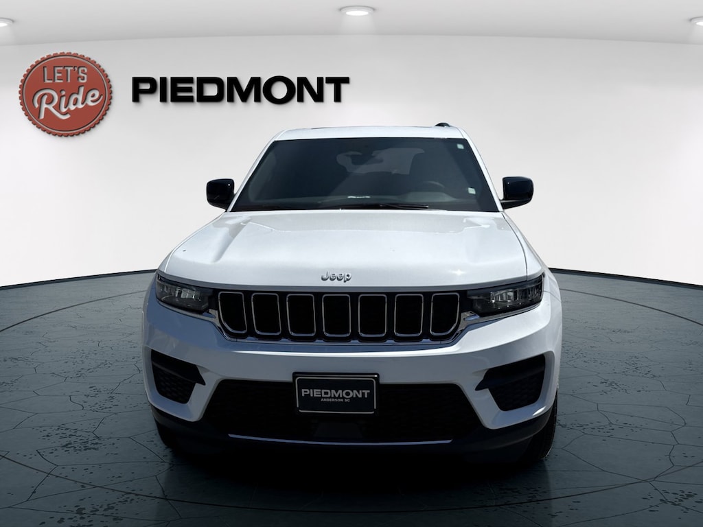 New 2025 Jeep Grand Cherokee LAREDO X 4X4 Sport Utility