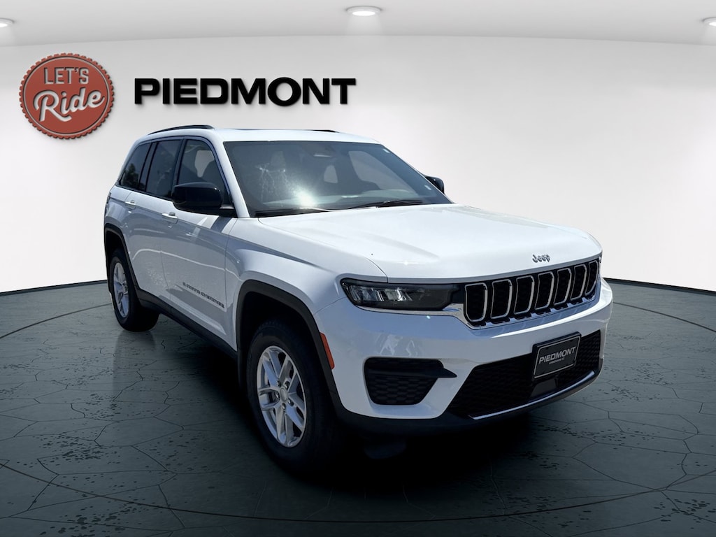 New 2025 Jeep Grand Cherokee LAREDO X 4X4 Sport Utility