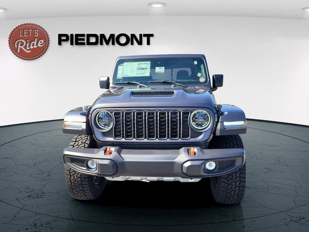 New 2025 Jeep Gladiator MOJAVE 4X4 Pickup