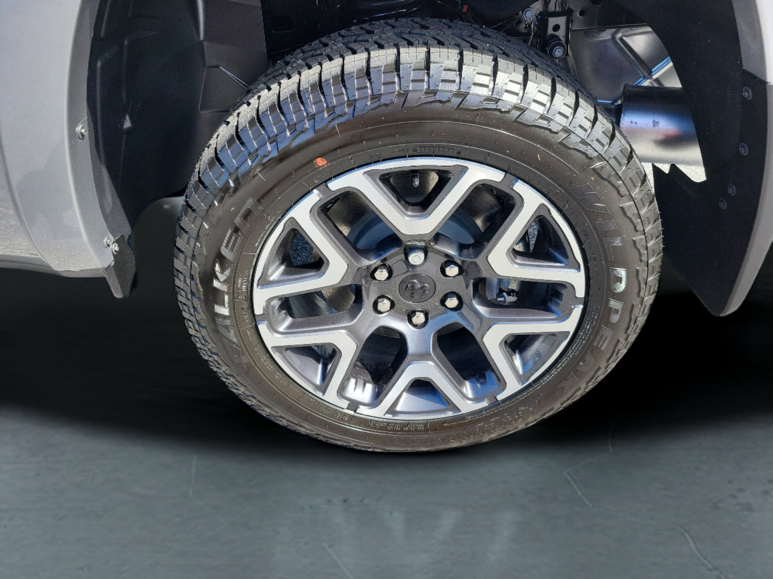 2026 RAM 1500 Laramie - Photo 10