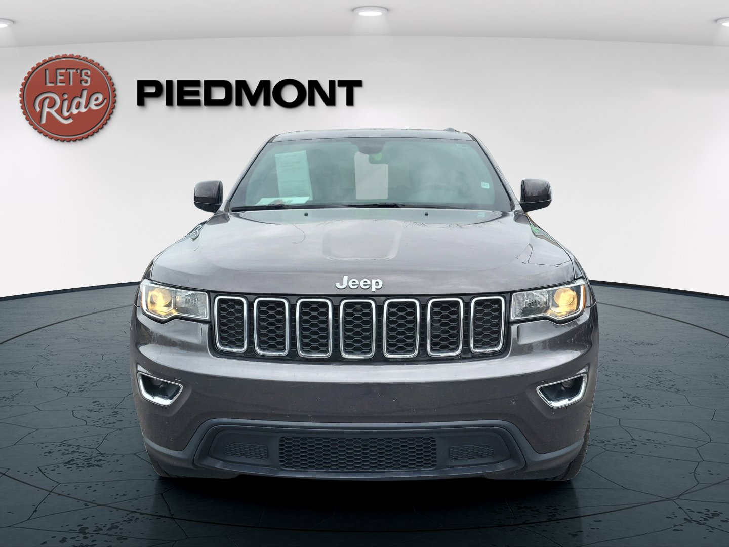 2020 Jeep Grand Cherokee Laredo E photo 2