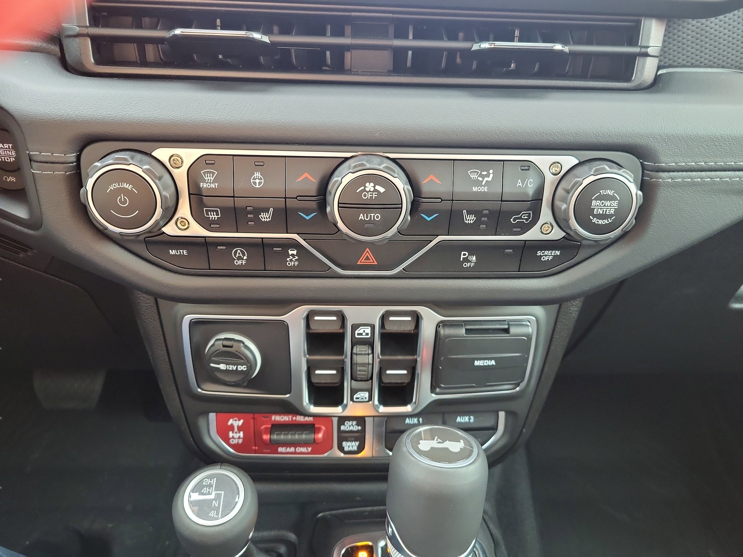 2025 Jeep Wrangler 4-Door Rubicon - Photo 33