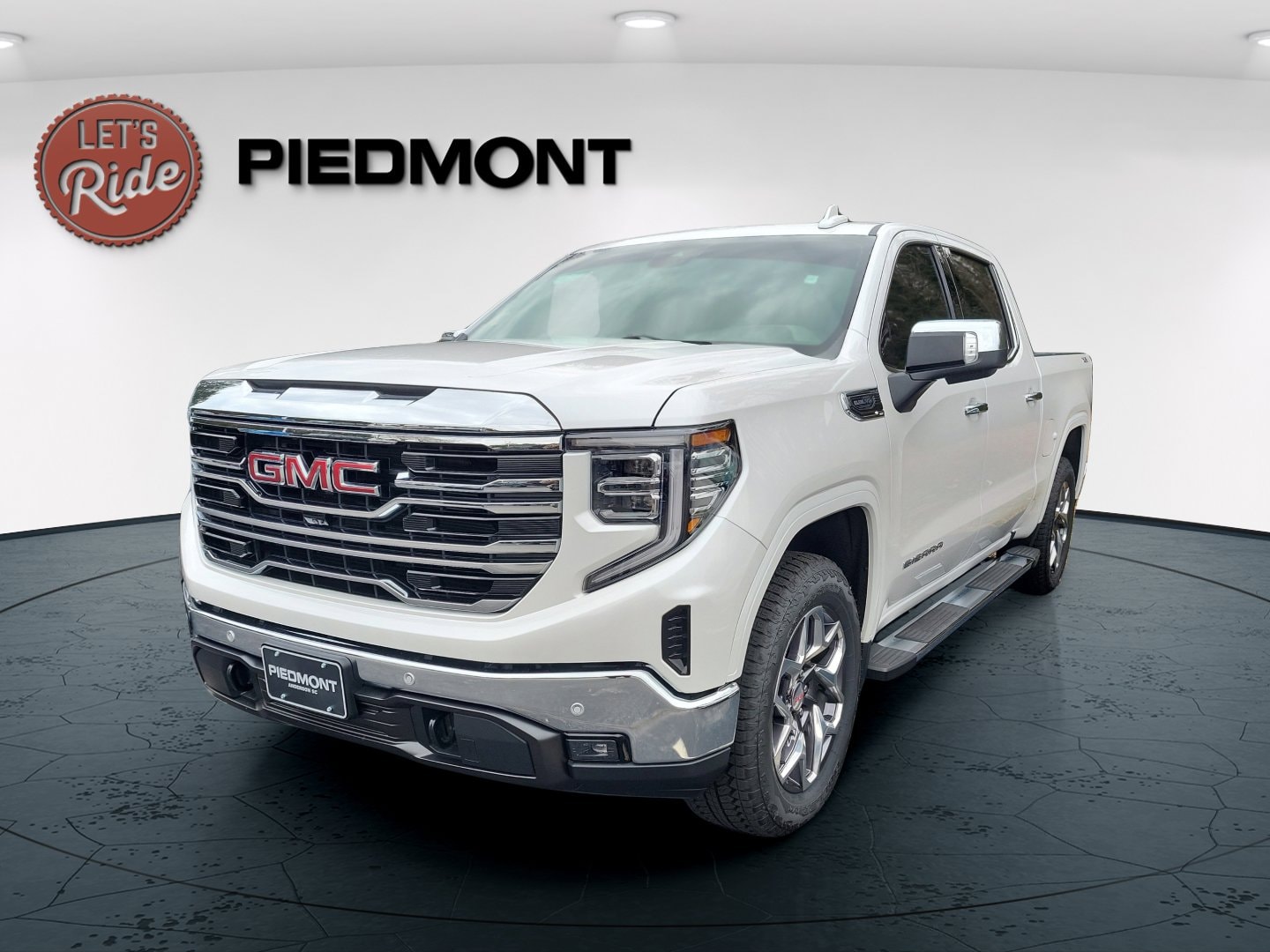 2025 GMC Sierra 1500 SLT's photo
