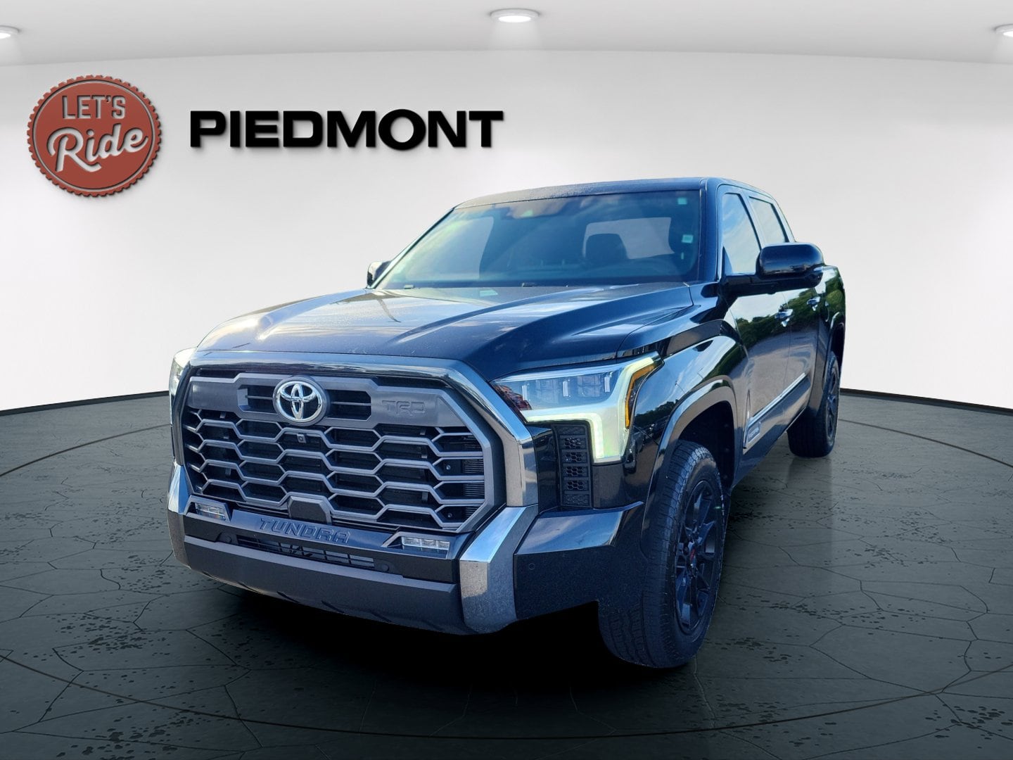 2025 Toyota Tundra Platinum's photo