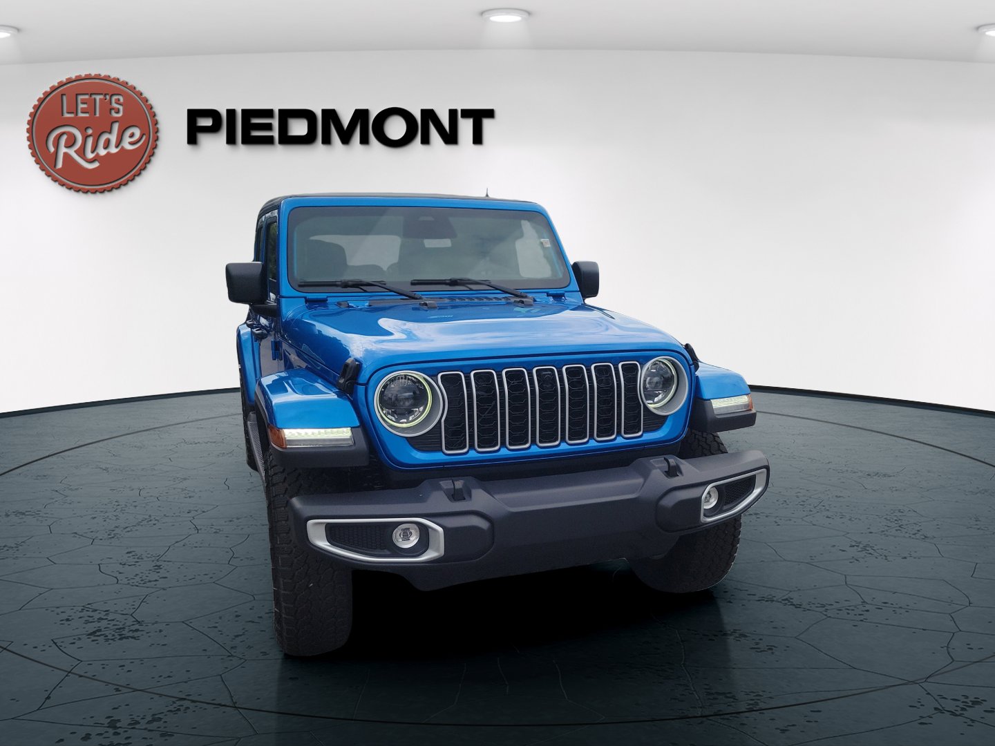 2025 Jeep Wrangler Sahara photo 3