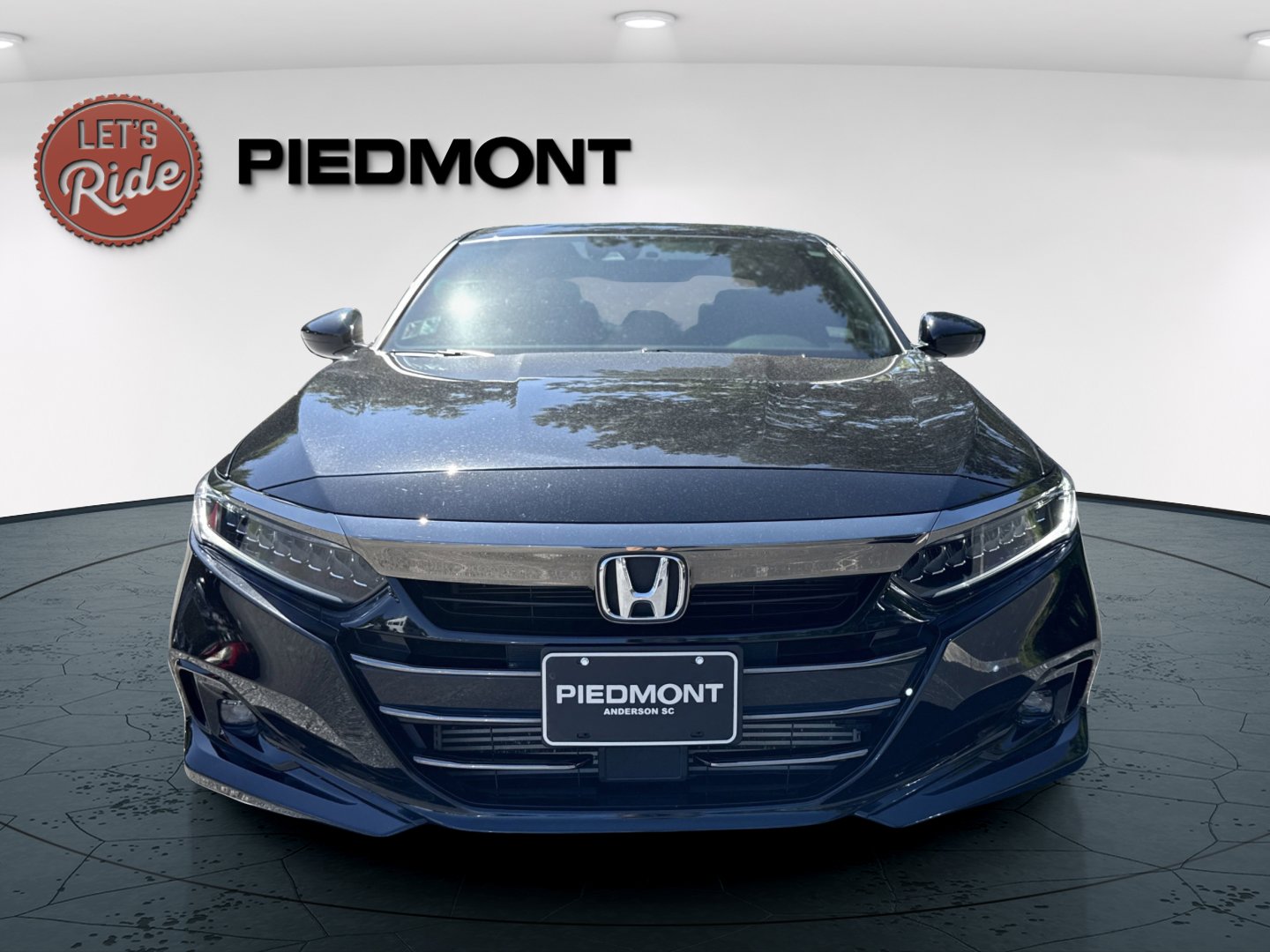 2022 Honda Accord Sport 2.0T photo 2