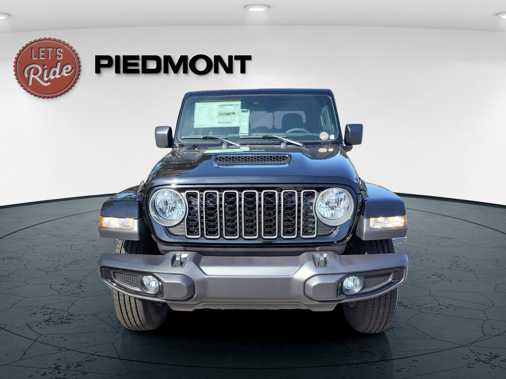 New 2025 Jeep Gladiator SPORT S 4X4 Pickup