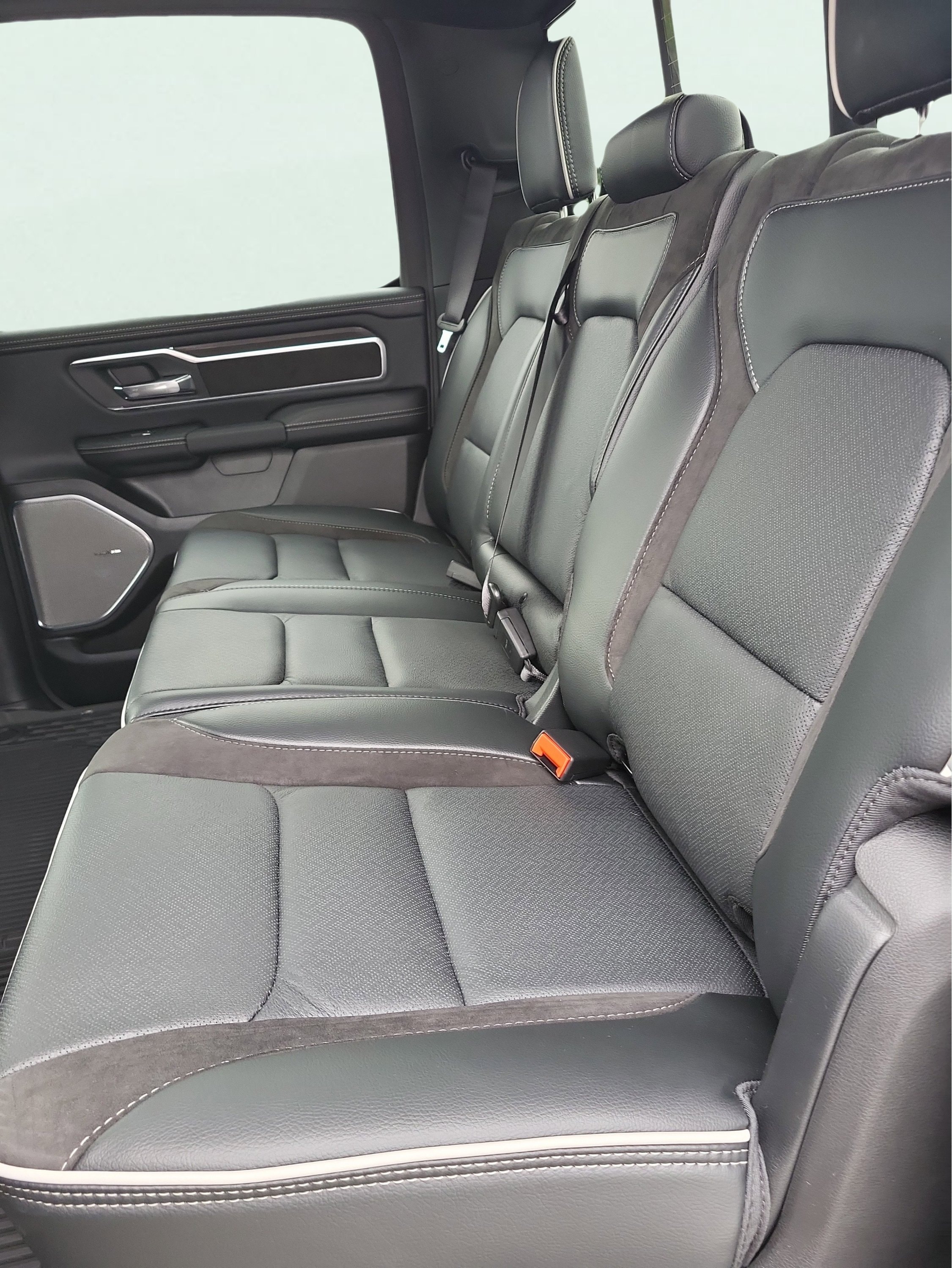 2026 RAM 1500 Laramie - Photo 14