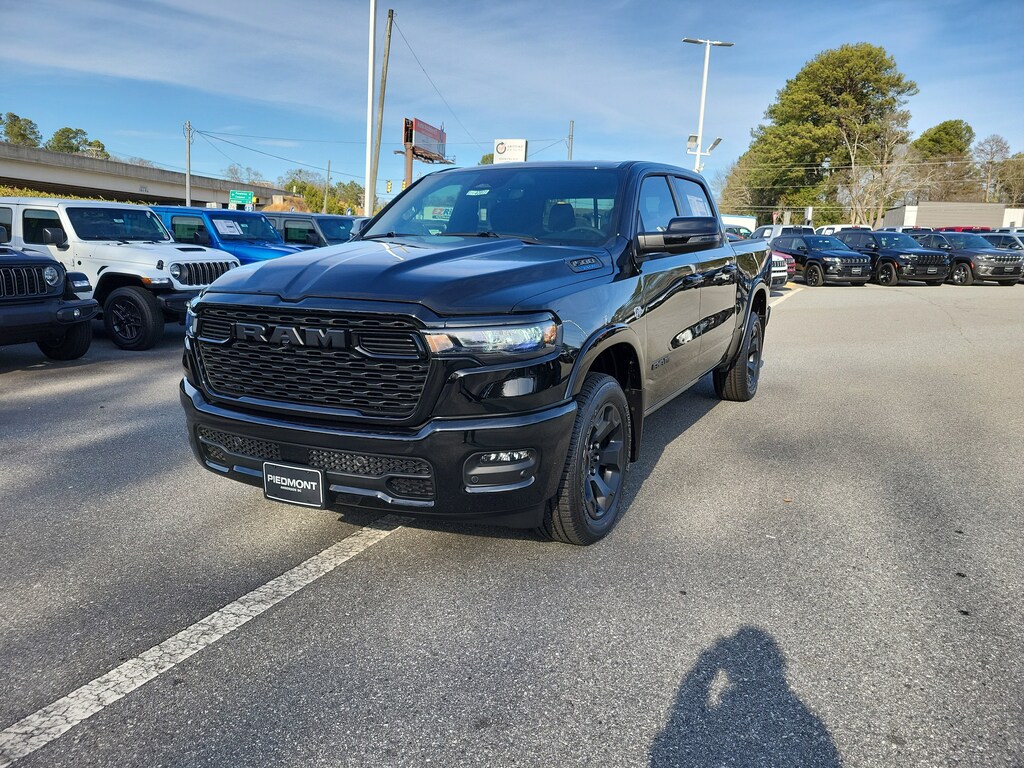 New 2026 Ram 1500 BIG HORN CREW CAB 4X4 5'7 BOX Pickup