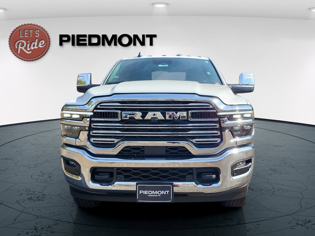 New 2026 Ram 3500 LARAMIE CREW CAB 4X4 6'4 BOX Pickup