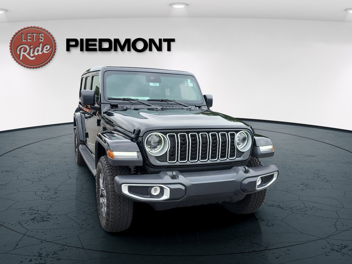 2025 Jeep Wrangler Sahara photo 3
