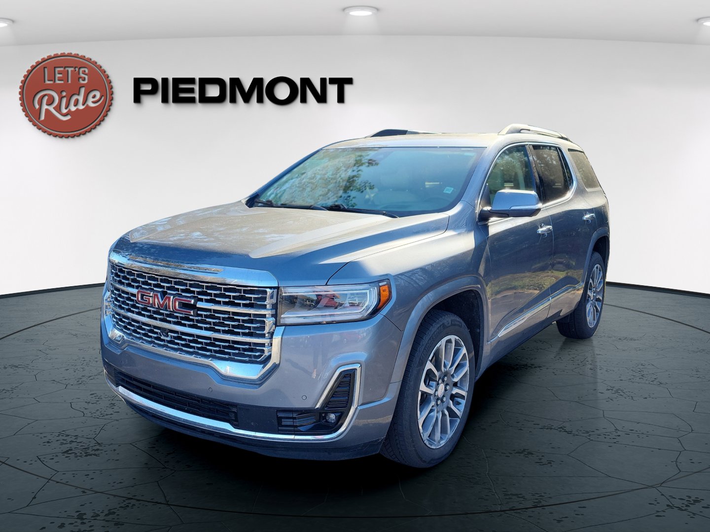 2021 GMC Acadia Denali's photo