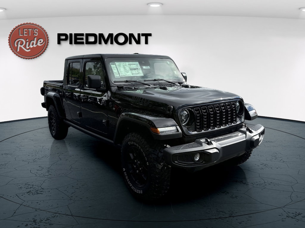 Used 2025 Jeep Gladiator Willys 4x4 Truck Crew Cab