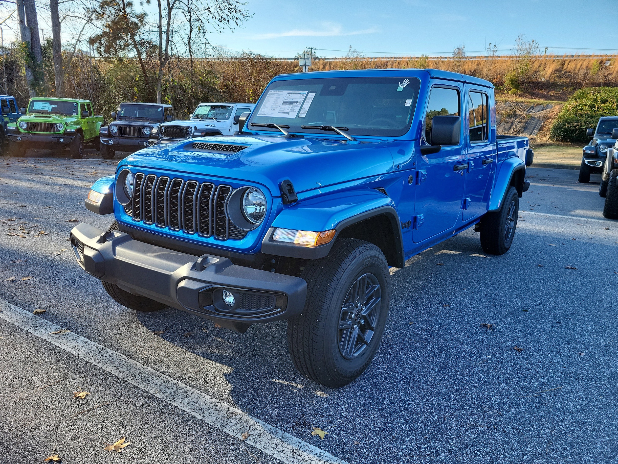 2025 Jeep Gladiator Sport S's photo