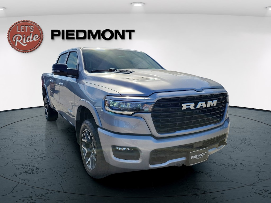 New 2026 Ram 1500 LARAMIE CREW CAB 4X4 5'7 BOX Pickup