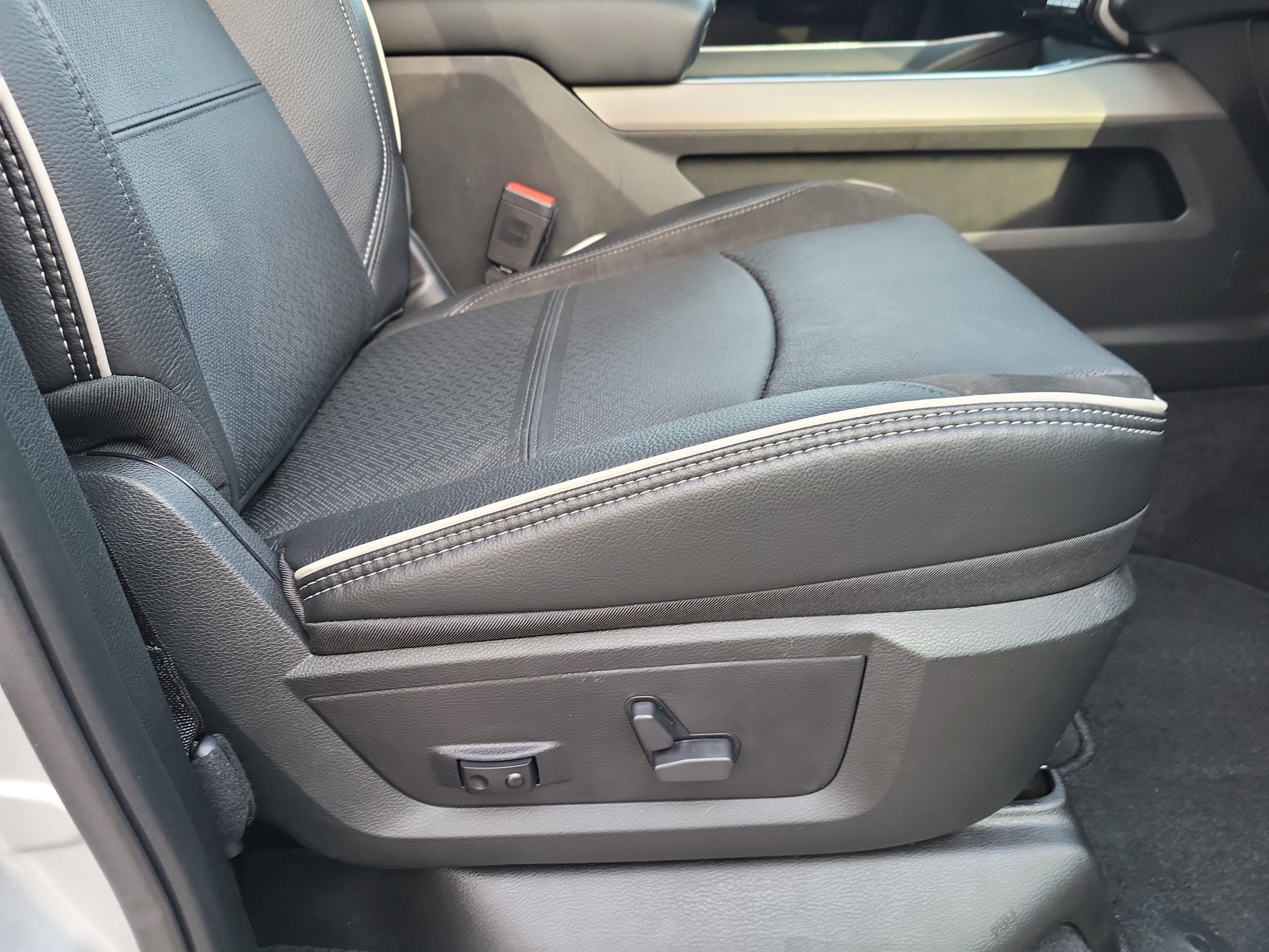 2026 RAM 2500 Laramie - Photo 20