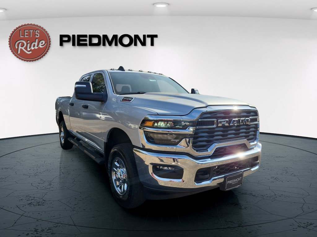 New 2026 Ram 2500 TRADESMAN CREW CAB 4X4 6'4 BOX Pickup