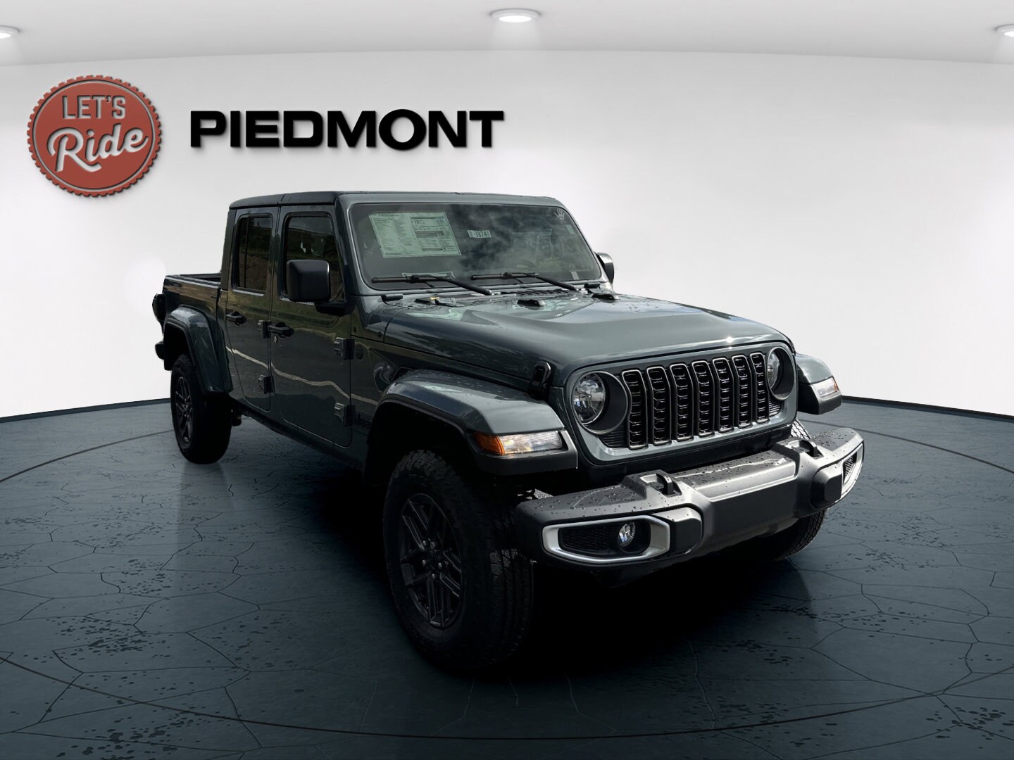 2025 Jeep Gladiator Sport photo 3