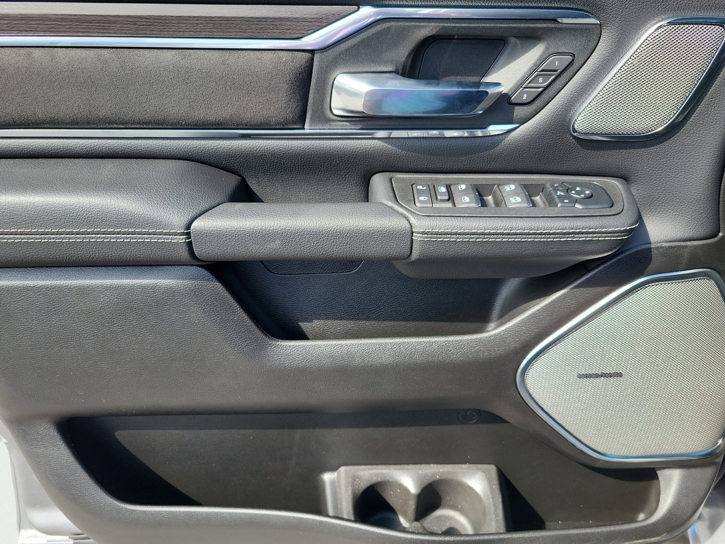 2026 RAM 1500 Laramie - Photo 26