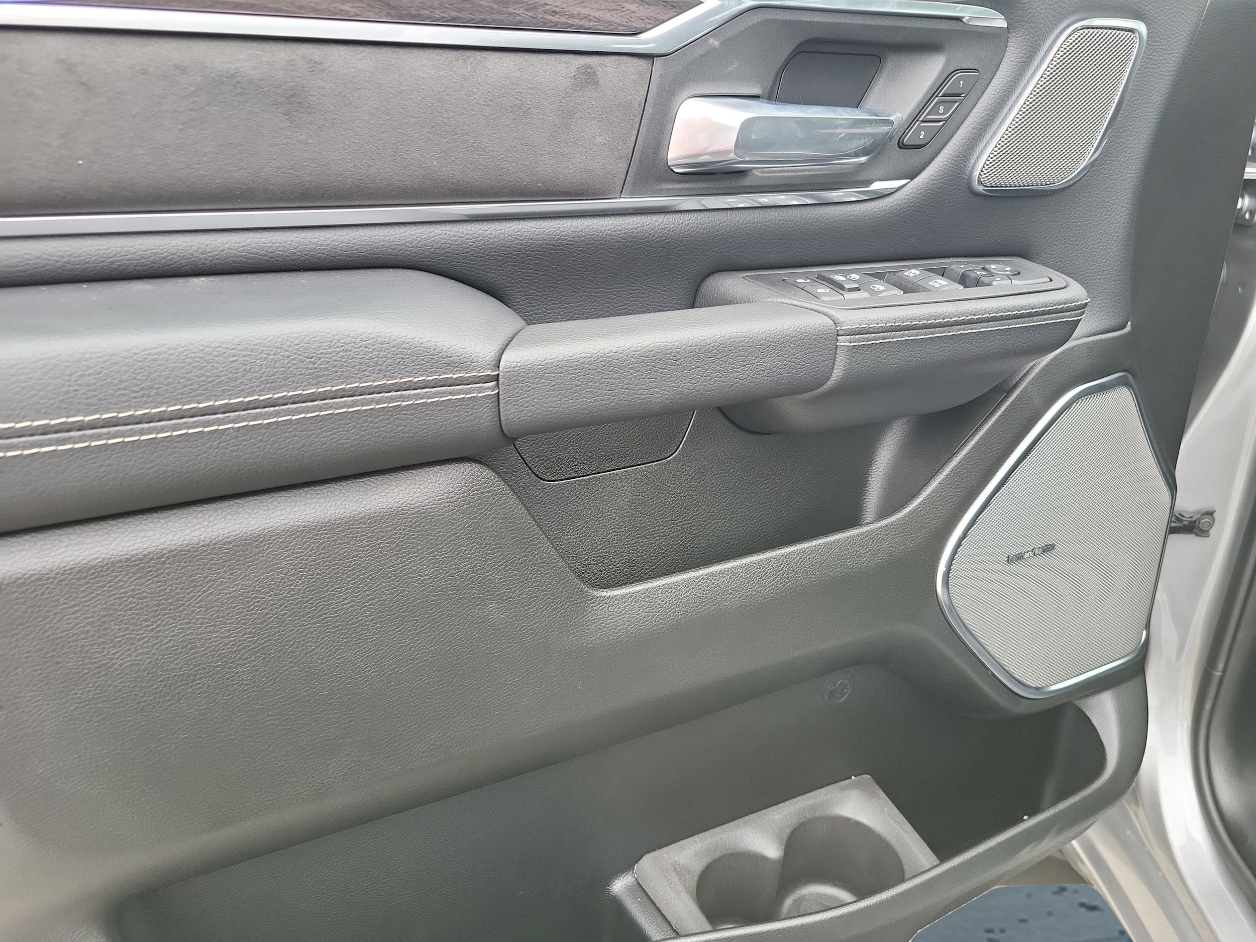 2026 RAM 1500 Laramie - Photo 20