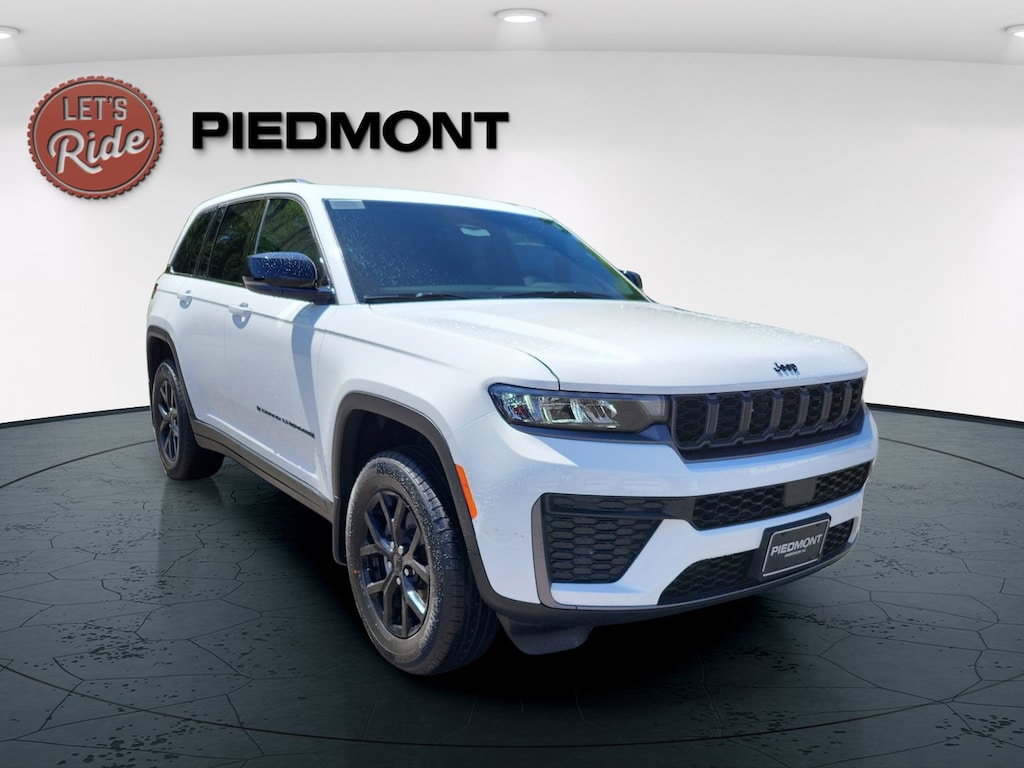 New 2026 Jeep Grand Cherokee LAREDO ALTITUDE 4X4 Sport Utility