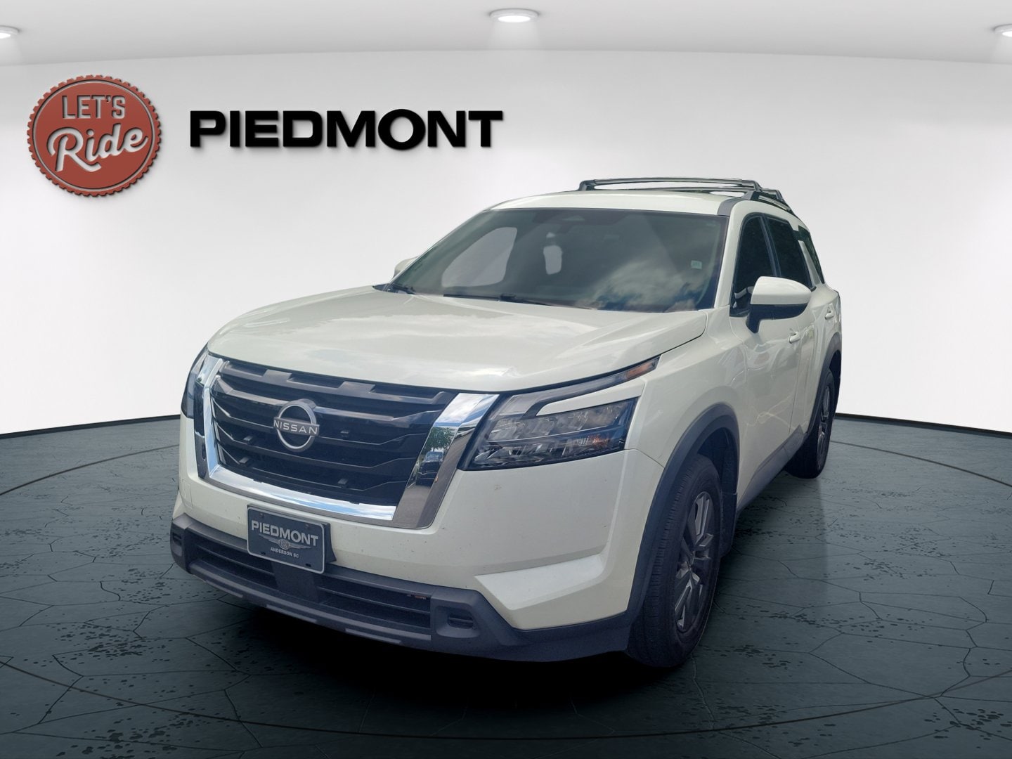 2023 Nissan Pathfinder SV