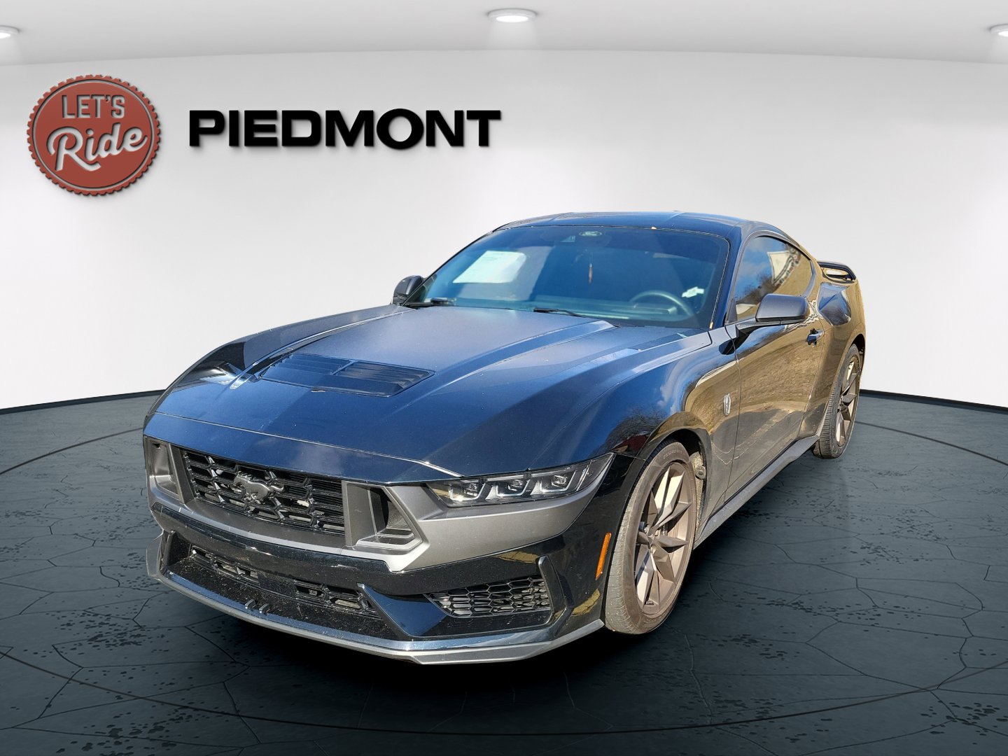 2024 Ford Mustang Dark Horse's photo