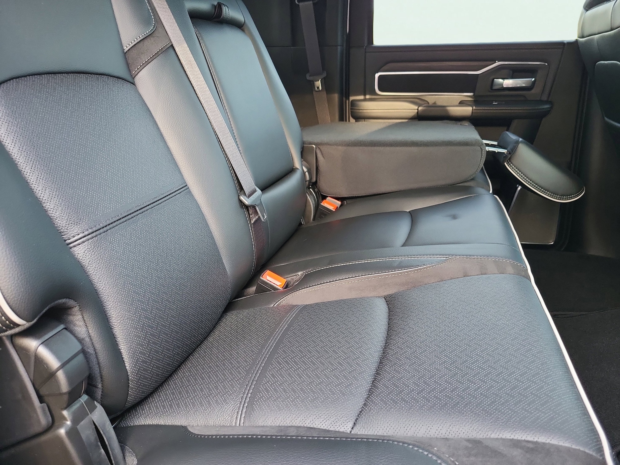 2026 RAM 2500 Laramie - Photo 16