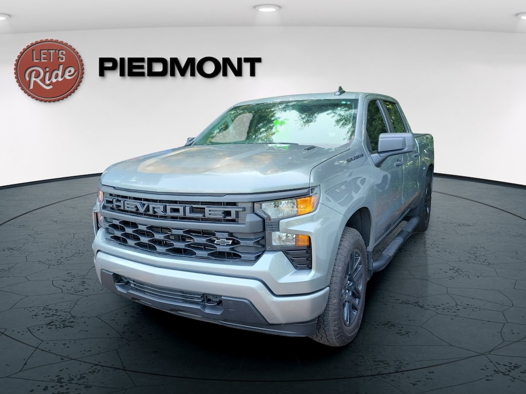 Used 2025 Chevrolet Silverado 1500 4WD Crew Cab 147 Custom Truck Crew Cab