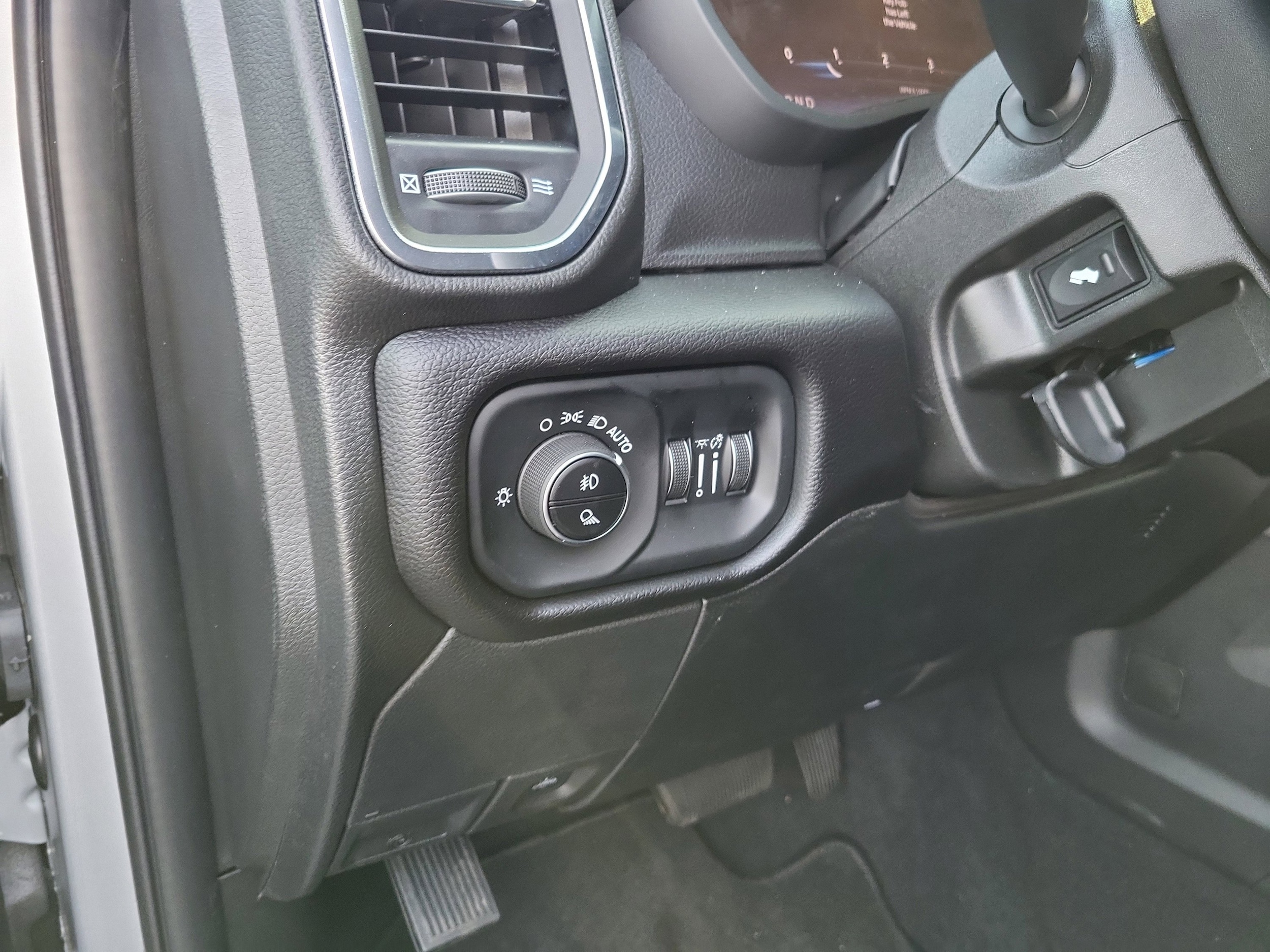 2026 RAM 2500 Laramie - Photo 27