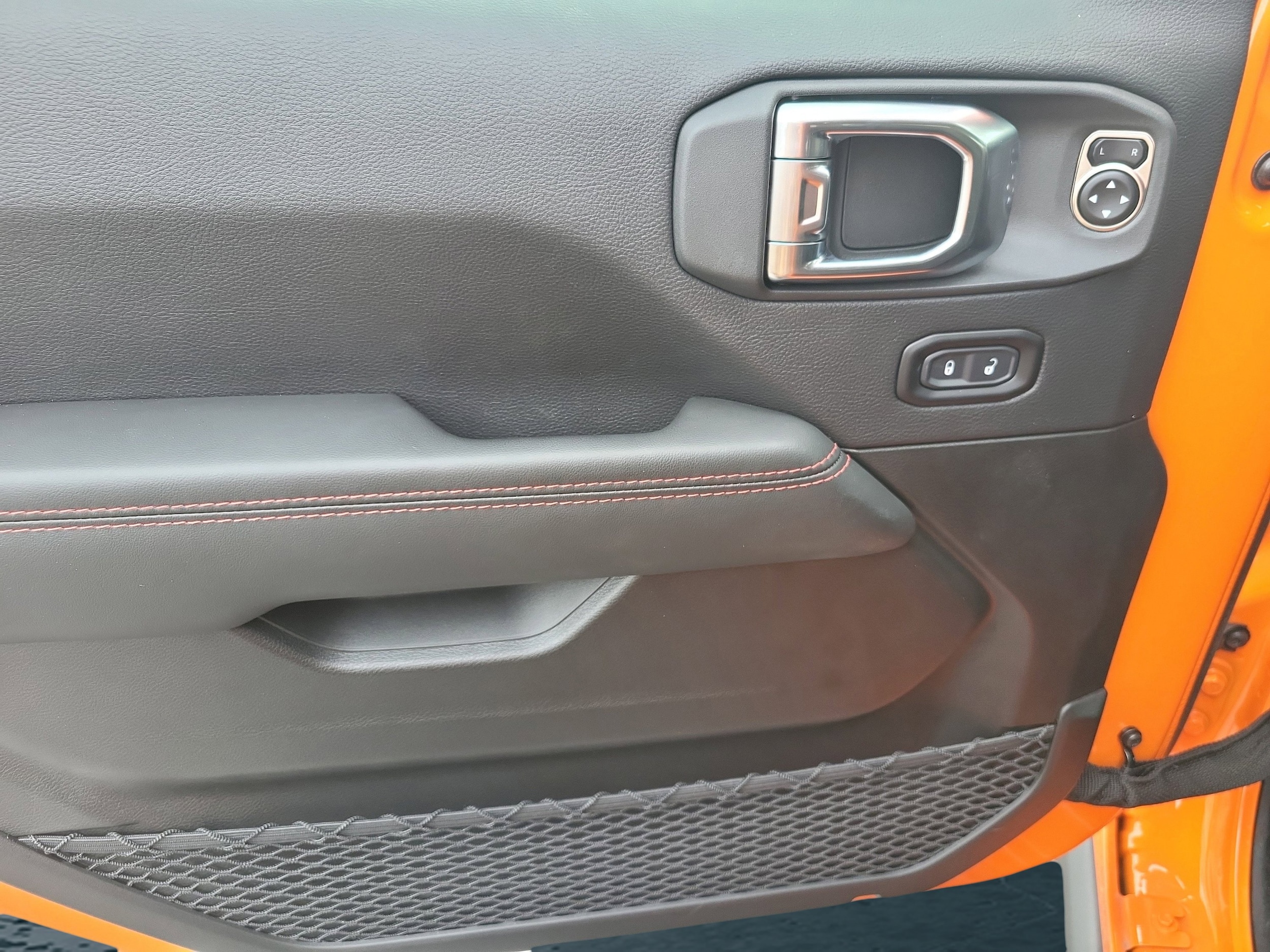 2025 Jeep Wrangler 4-Door Rubicon - Photo 26